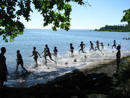 À Mtsangabeach, un accueil de jour pour les enfants non scolarisés